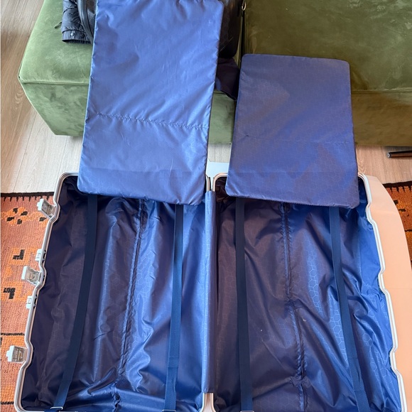 RIMOWA Silver Aluminum Suitcase Large Check-in - Picture 9 of 15